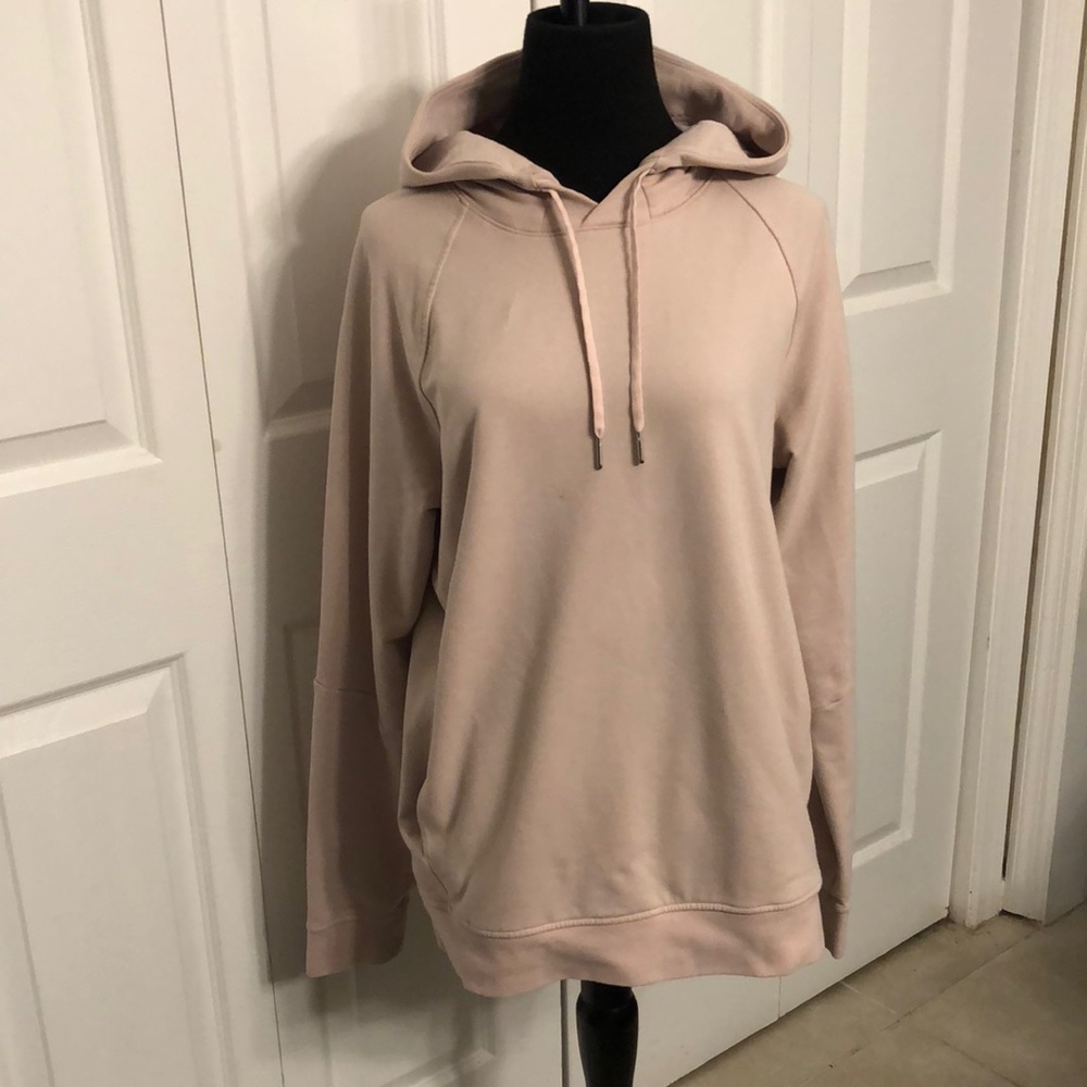 Like NEW!Wore once, LULULEMON VERY SOFT LINED HOODIE